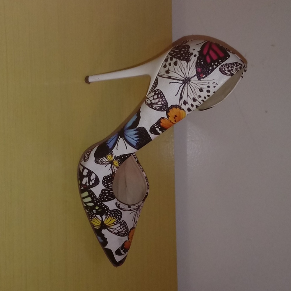 Shoes - Picture 4 of 4
